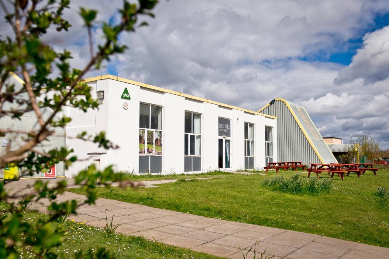 Yha Manorbier Hostel Tenby Exterior foto